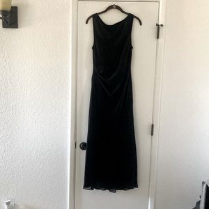 Liz Claiborne Black Maxi Dress with a Beautiful Flow Size 10